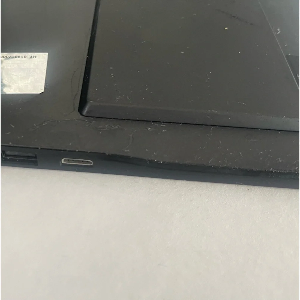 Dell latitude 10-ST2 win 8 pro tablet. Good working condition. Factory reset.